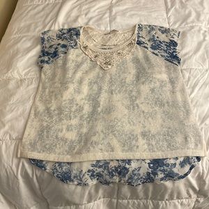 Miss me top with lace detail